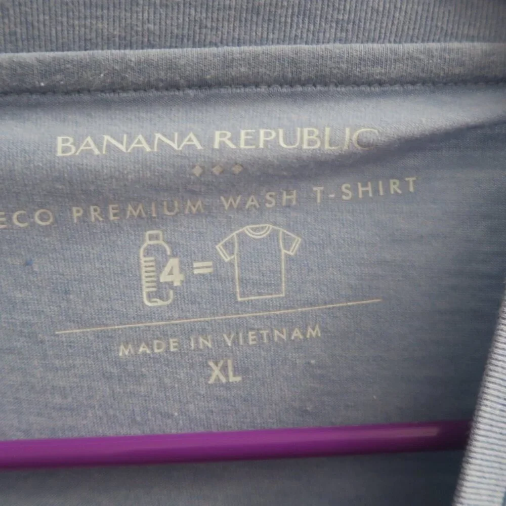 Banana Republic men's eco premium wash t-shirt tee shirt in blue XL.